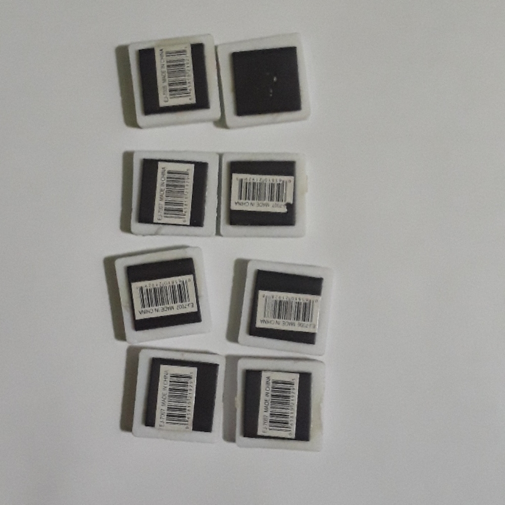 8 Colorful Mini Magnets - Picture 2 of 10